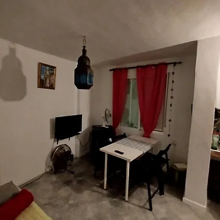 Centro Hernan Ruiz De 4 A 8 Personas Lägenhet *