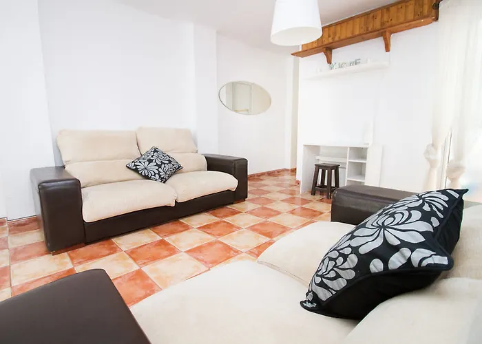 Centro Hernan Ruiz De 4 A 8 Personas Màlaga